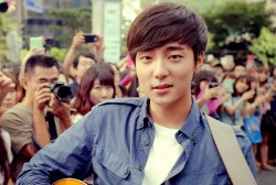 Roy Kim has been added to the lineup of KCON LA 2015. 