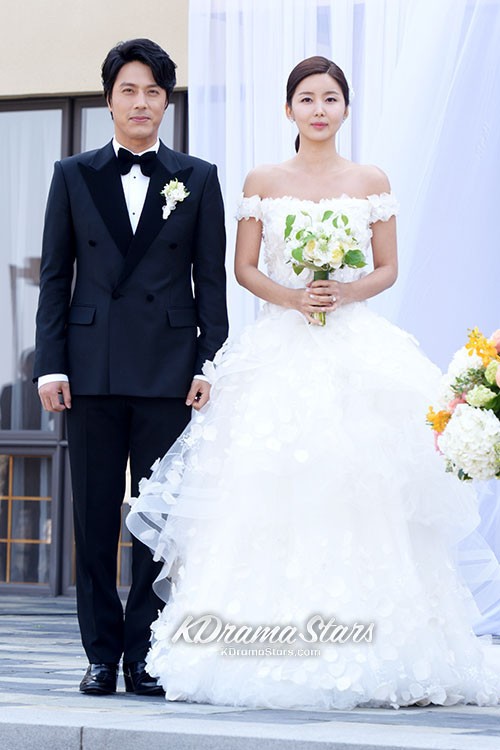 Winter Sonata’s Park Sol Mi Marries Actor Han Jae Suk [PHOTOS