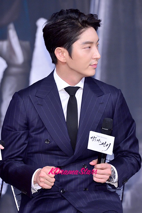 Lee Joon Gi at a Press Conference of MBC Drama 'The Scholar Who Walks ...