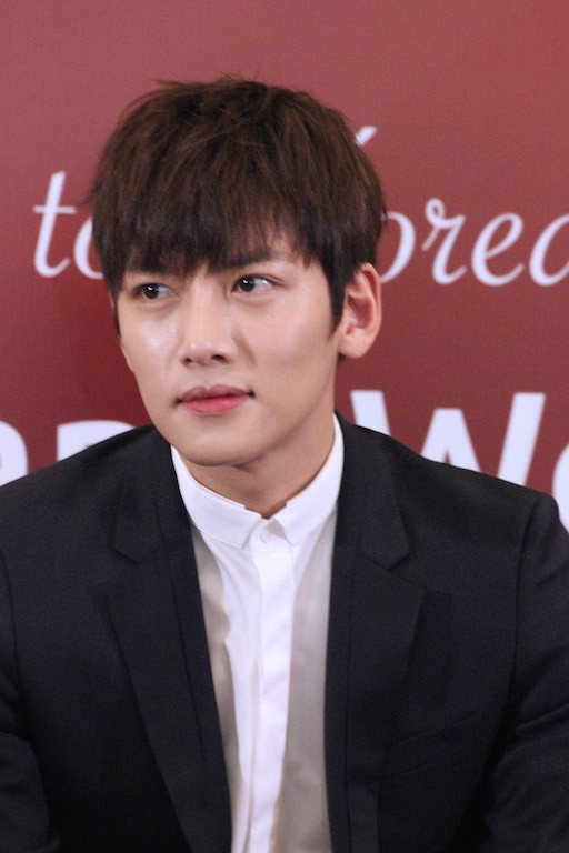 Ji Chang Wook Attends Press Conference in Singapore for Shokubutsu ...