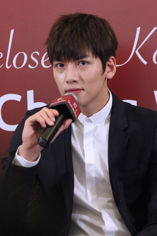 Ji Chang Wook Attends Press Conference in Singapore for Shokubutsu ...