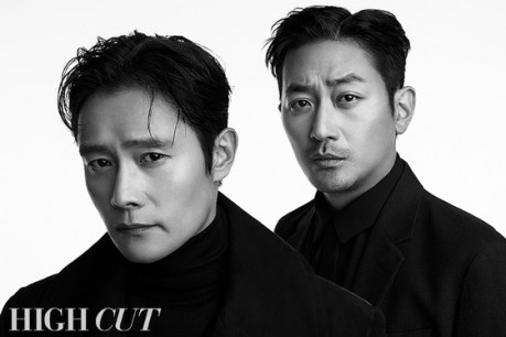 The movie ' Ashfall' (Director Lee Hae-joon, Kim Byung-seo) Lee Byung-hun and Ha Jung-woo show off a different aura.