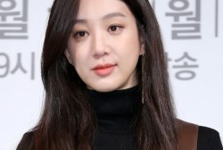 Jung Ryeo-Won appeared JTBC drama ‘Diary of a Prosecutor’ production presentation held at Imperial Palace Seoul in Gangnam-gu, Seoul on the 16th.
