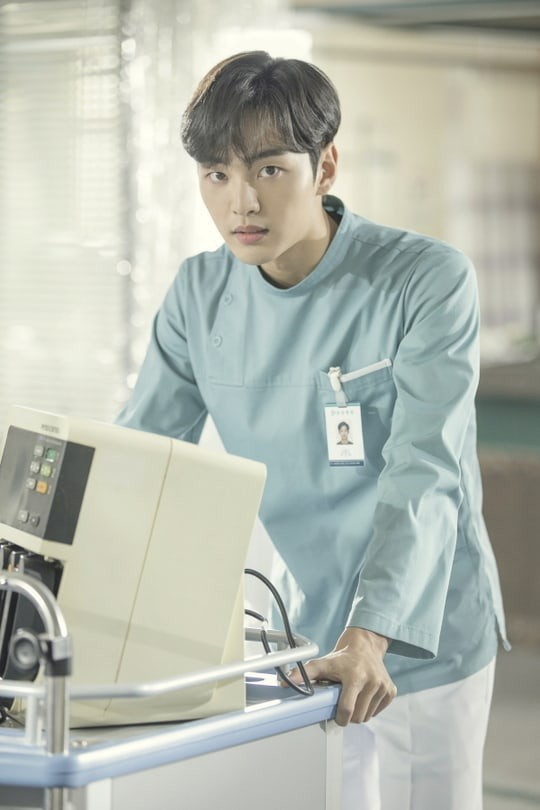 Kim Min Jae shares reason why he chose the supporting role in “Doctor Romantic 2 “