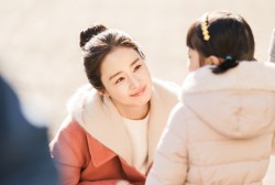 She was named as one of the beautiful faces in South Korea: Kim Tae-hee is ready to put set your eyes on, “Hi Bye, Mama”