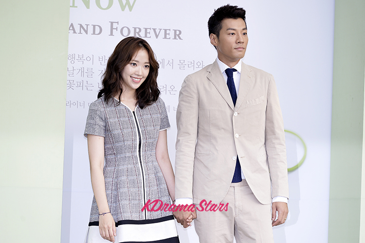 Stars Attend Lee Chun Hee and Jeon Hye Jin's Wedding