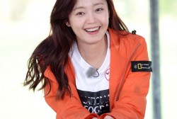 Jeon So Min Currently Receiving Treatment Due to Fatigue + May Take Hiatus from “Running Man”