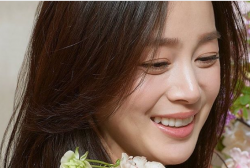 Kim Tae Hee Reveals Secrets to Her Ageless Beauty