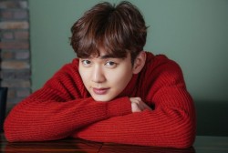 YouTuber Accuses Yoo Seung Ho of Being 