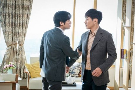 Tension Rises Between Lee Sang Yeob and Lee Jong Hyuk In “Good Casting”