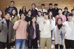 Cast of New JTBC Drama “18 Again” Gathers for First Script Reading