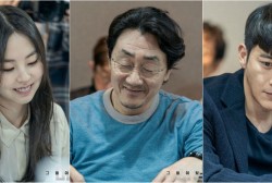 Go Soo, Heo Joon Ho, Ahn So Nee and More Gather for 1st Script Reading for New Drama