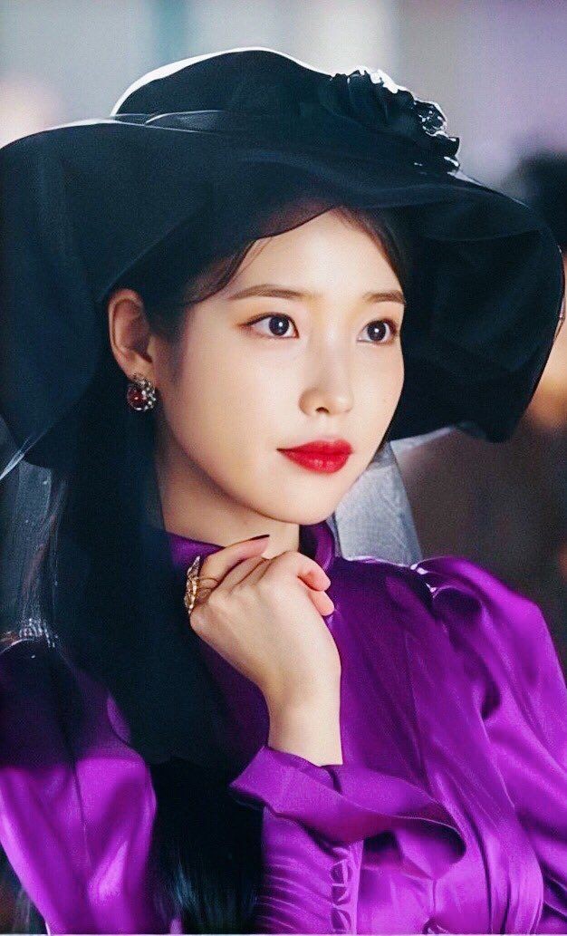 Singer-Actress IU Reveals There Is A “Hotel Del Luna” Group Chat