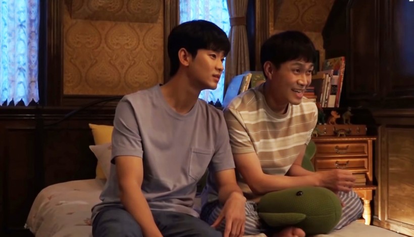 Behind The Scenes: Kim Soo Hyun, Seo Ye Ji, And Oh Jung Se Poses for the Family Picture
