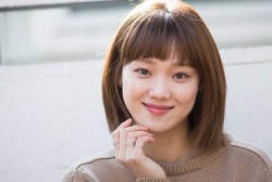 Actress  Lee Sung-kyung Just Turned A Year Older And Why She Was Tagged As The ‘Gigi Hadid of Korea’