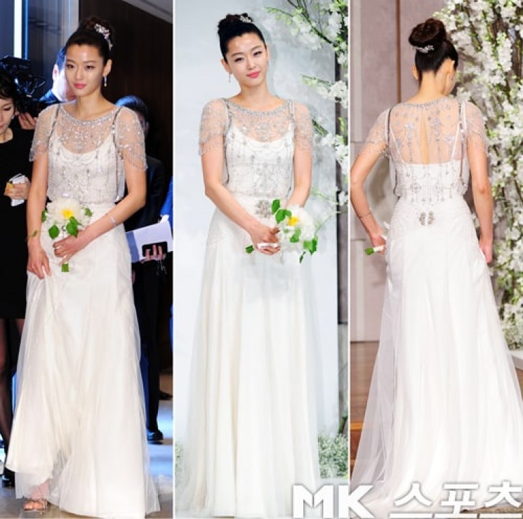 Here Are Female Celebrities Who Look Beautiful On Their Wedding Gown 