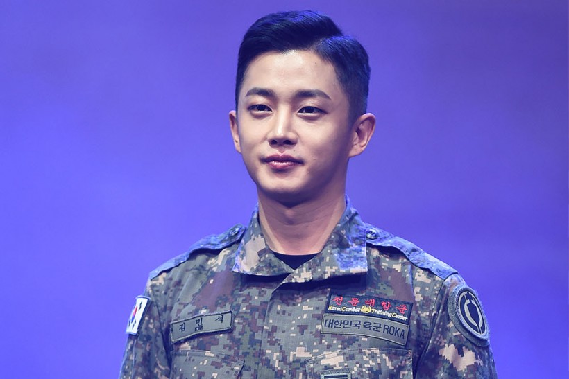 Kim Minseok as Jin Goo in Military Musical 