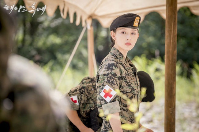 Korean Actresses In Their Impressive Military Uniforms