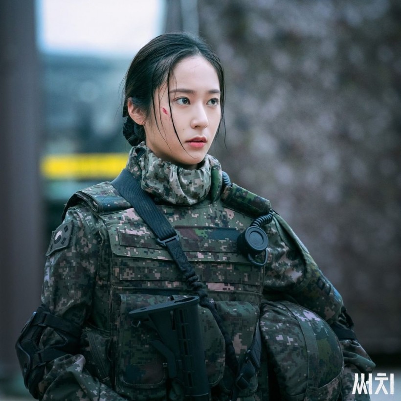 Korean Actresses In Their Best Military Uniforms
