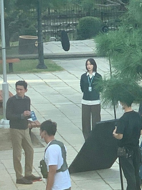 Girls' Generation's YoonA Is Spotted Wearing A New Hairstyle For Her Upcoming JTBC Drama 'Hush'