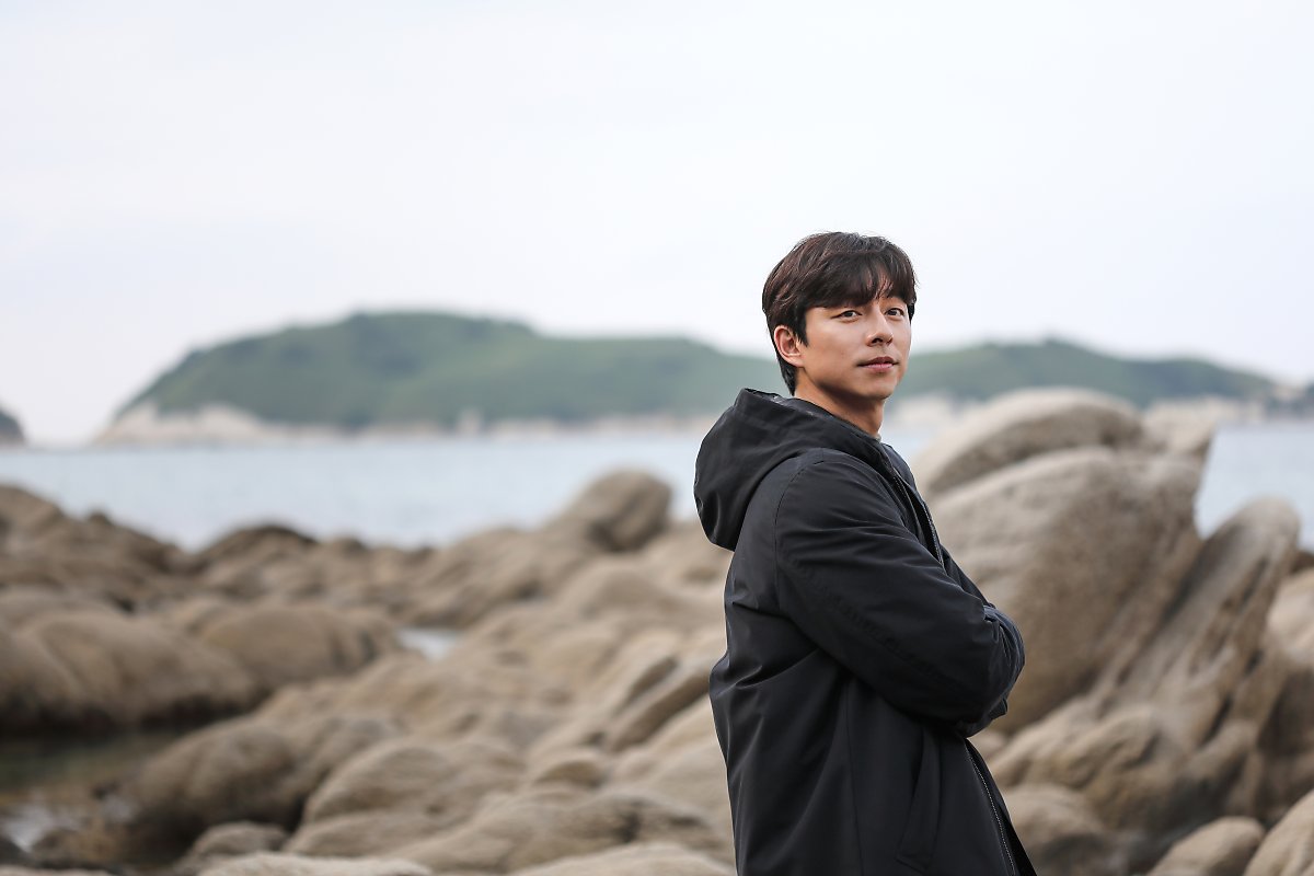 Netizens Are Going Crazy Over Gong Yoo's Newly Released Photos By SOOP