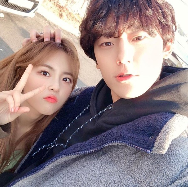 Lee Do hyun and Min Do hee's Past Cute Selfie Is Circulating The Online Community
