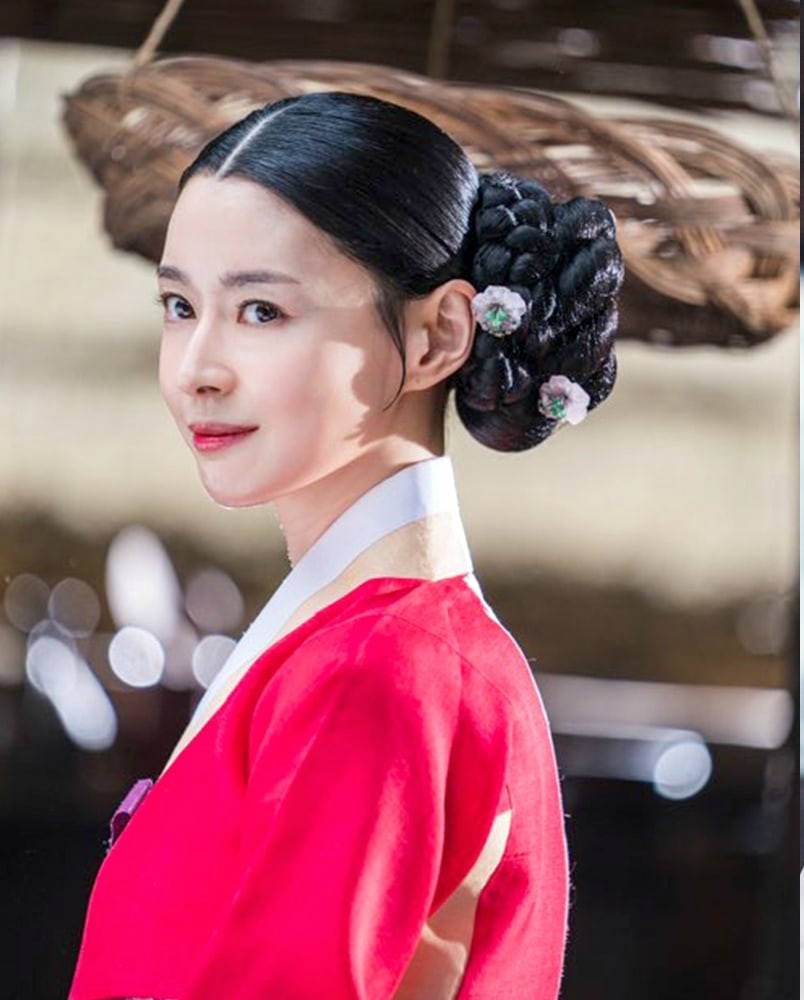 Kwon Nara Becomes An Attractive Gisaeng In Historical Drama 'Secret Royal Inspector'