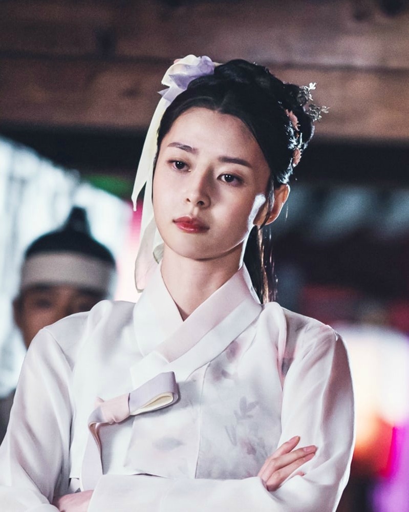 Kwon Nara Becomes An Attractive Gisaeng In Historical Drama 'Secret Royal Inspector'