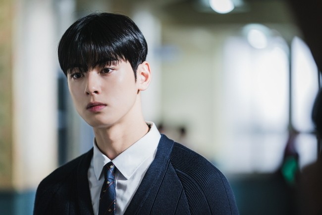 Astro’s Cha Eun Woo Reveals New Sides Of His Character As Lee Su Ho In The Upcoming Webtoon Drama ‘True Beauty’