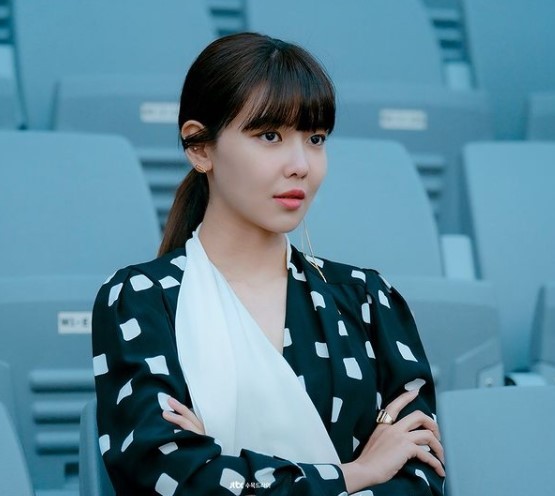 Sooyoung de Girls' Generation comparte sus pensamientos sobre su papel como directora ejecutiva en el próximo drama de estreno 'Run On'