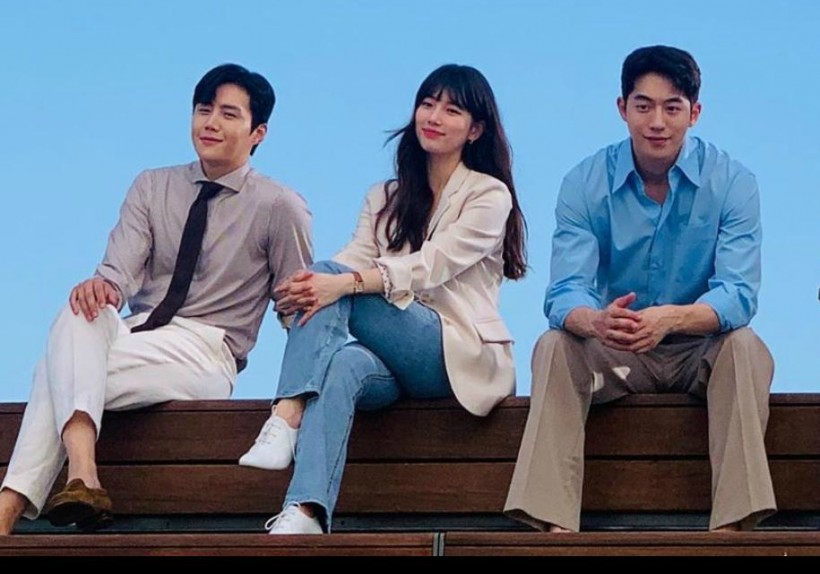 Fans of 'Start Up' Actor Kim Seon Ho Criticize Suzy And Nam Joo Hyuk On A Fancafe
