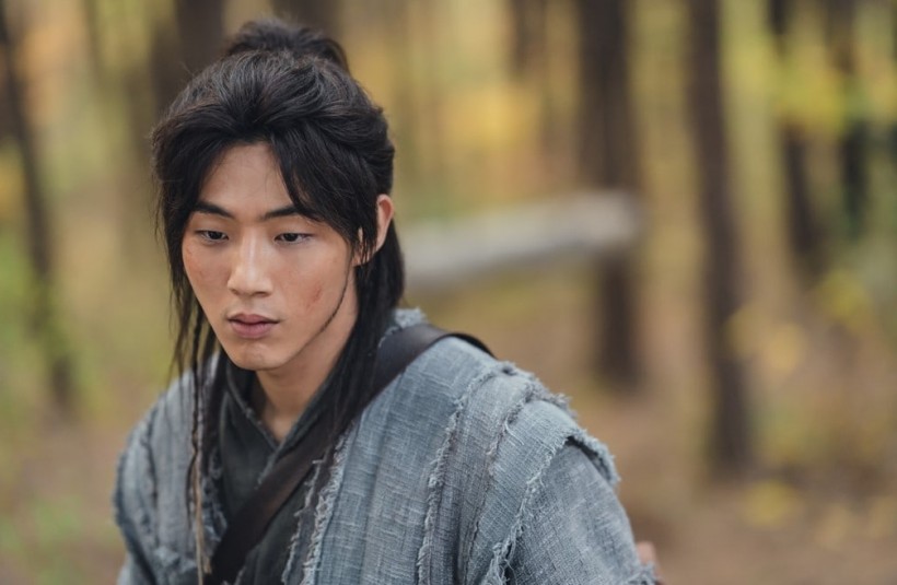 Ji Soo Becomes a Man Who Fights for Peace in Upcoming drama 'River Where the Moon Rises'