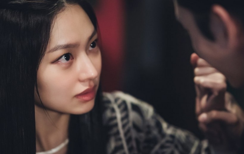 'River Where the Moon Rises' Dropped New Stills Featuring Lee Ji Hoon and Choi Yoo Hwa's Intense Encounter