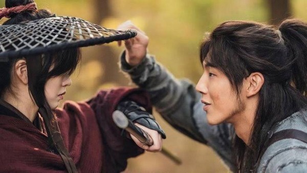 'River Where the Moon Rises' Dropped New Stills Featuring Lee Ji Hoon and Choi Yoo Hwa's Intense Encounter