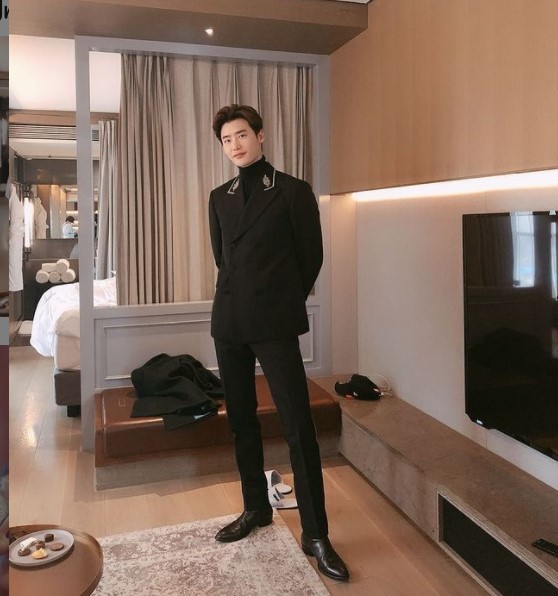 Lee Jong Suk Reportedly Sold a Property Located in Hannam Worth KRW 3.59 billion