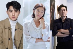 Kim Hee Ae Confirms to Star alongside Sol Kyung Gu and EXO’s D.O. in Upcoming Sci-Fi Film ‘The Moon