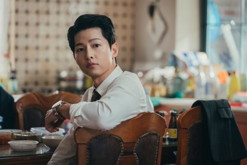 Song Joong Ki And Jeon Yeo Bin Displays their Undeniable Chemistry in New Poster for 'Vincenzo'