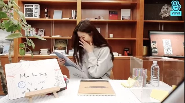 Moon Ga Young Turns Emotional upon Reading Hwang In Yeop and ASTRO Cha Eunwoo's Letter