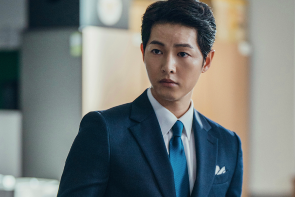 Song Joong Ki Saves Jeon Yeo Bin from the Police after ...