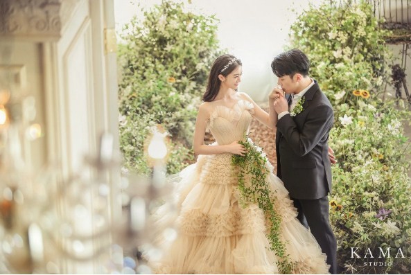 https://1739752386.rsc.cdn77.org/data/images/full/243251/top-5-korean-celebrity-weddings.jpeg