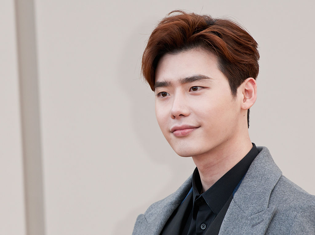 Lee Jong Suk Net Worth 2021 Ferrari for His GF + How Rich is the