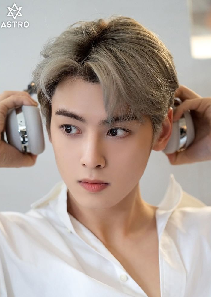 ASTRO's Eunwoo for Naver x Dispatch 'My ID is Gangnam Beauty