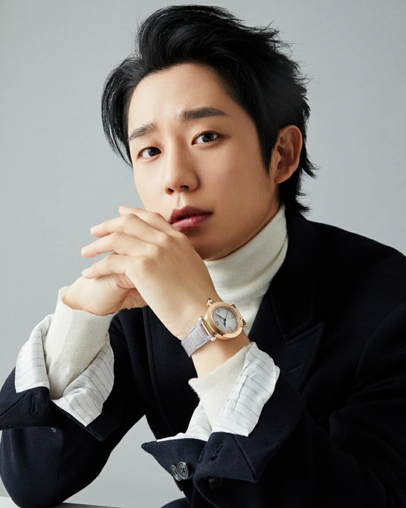 Jung Hae In Shows Loyalty to FNC Entertainment by Renewing His Exclusive Contract