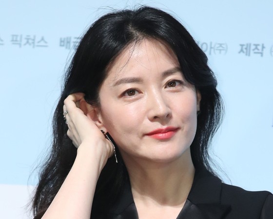 Lee Young Ae 