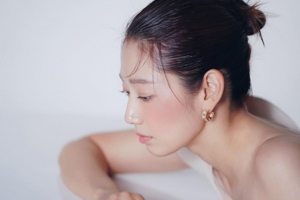 Park Shin Hye Updates Instagram with Sneak Peek of Her Goddess-Like ...