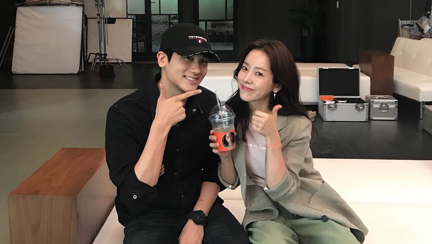 Han Ji Min Sends Happiness To Park Hyung Sik During Filming Kdramastars