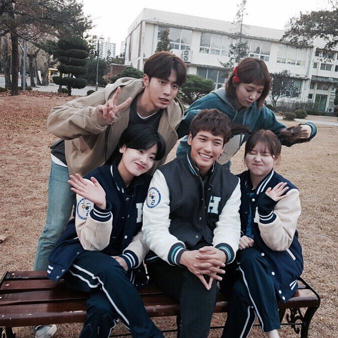 Weightlifting fairy cast