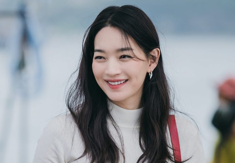 Shin Min Ah Transforms Into A Beautiful Dentist in New Drama