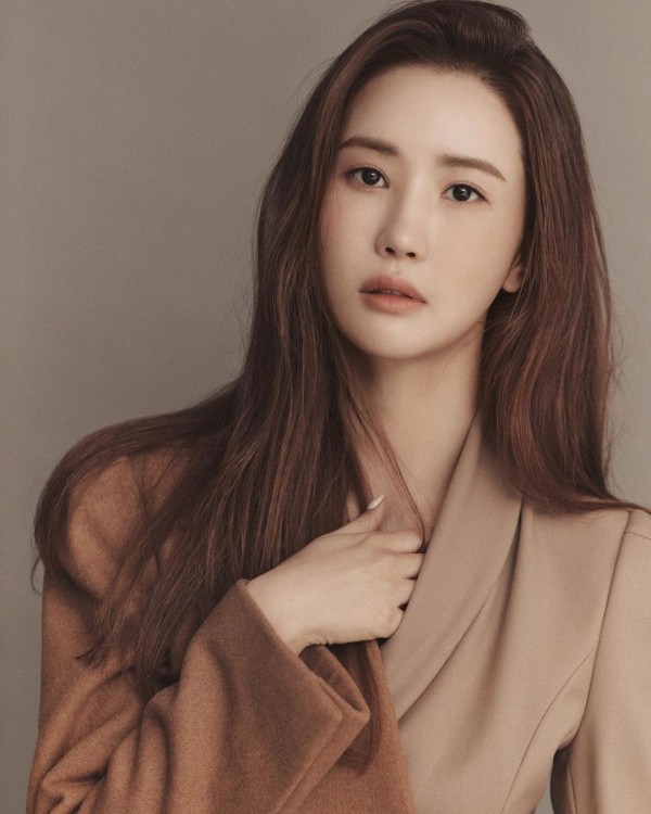‘Hotel King’ Star Lee Da Hae Shares Her Voice Talent by Participating in an Audiobook Story