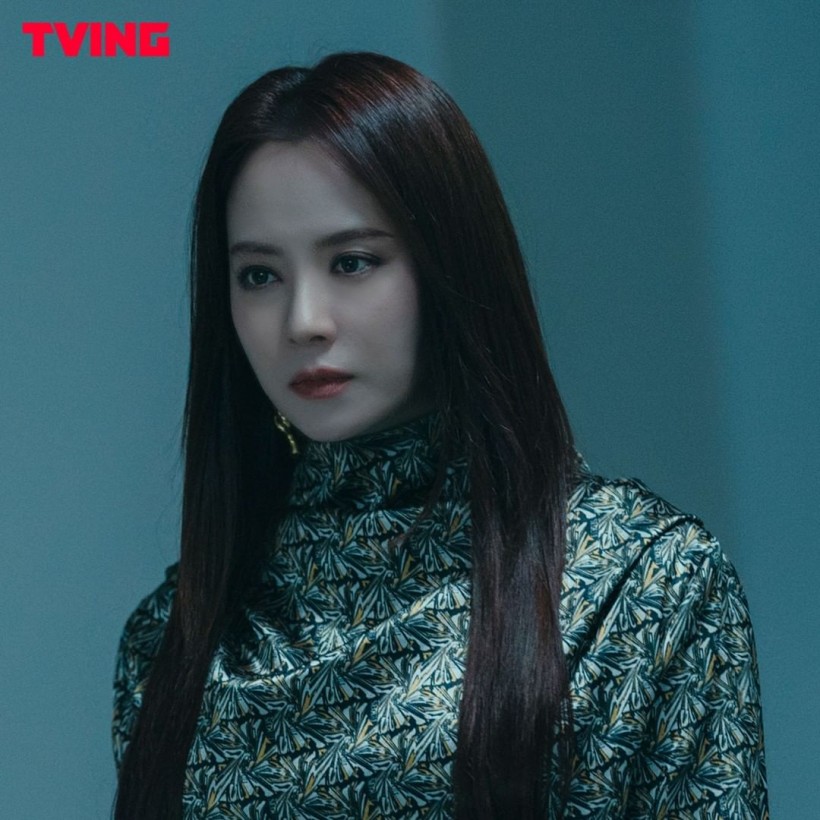 Song Ji Hyo - The Witch's Diner